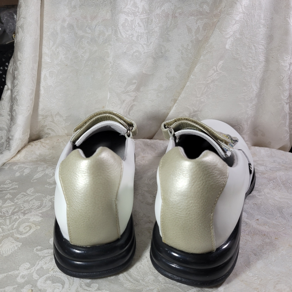 SandBaggers Ladies White and Multicolor Women's Golf Shoes - Royal Kilt - Size 8 - Picture 5 of 9
